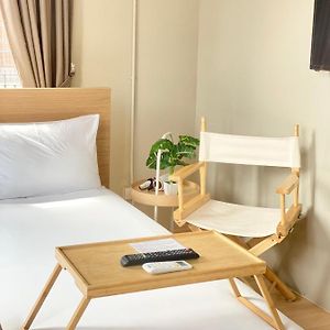 Standard Zimmer mit Kingsize-Bett